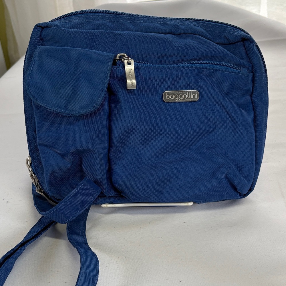 Baggallini Small Blue Nylon Crossbody Bag